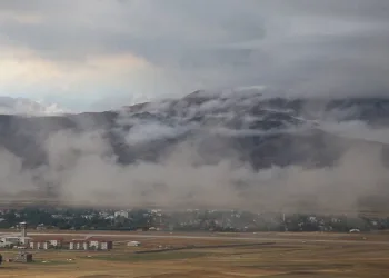 Yüksekova sis altında