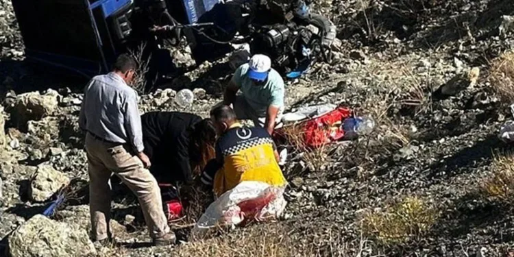 Sivas’ta çapa motoru şarampole yuvarlandı