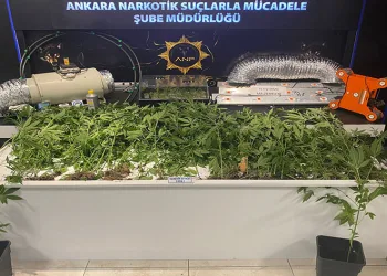 Evinde uyuşturucu imal eden kişi yakalandı
