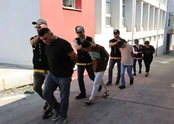 Sevgilisinin arkadaşları önce dövdü sonra öldürdü