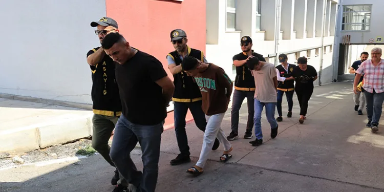 Sevgilisinin arkadaşları önce dövdü sonra öldürdü