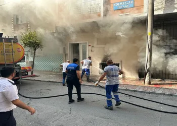 Temizlik işçileri yangında mahsur kalan 3 çocuğu kurtardı