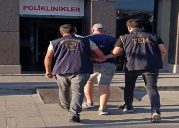 Terör örgütü propagandası yapan 2 kişi yakalandı
