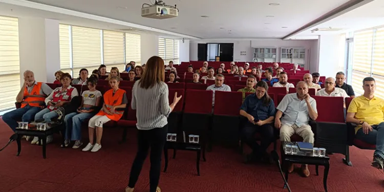 Gemlik Belediyesi çalışanlarına Temel Afet Bilinci Eğitimi