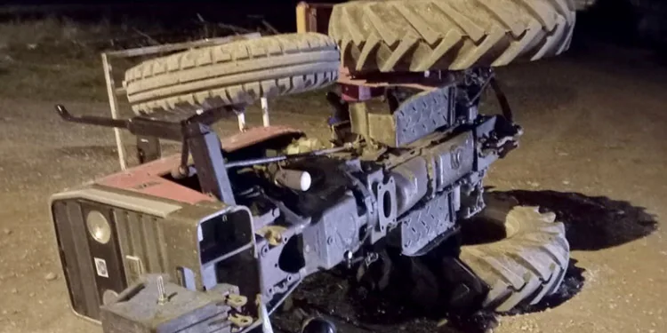 Çorum’da traktör devrildi; 1 ağır 2 yaralı