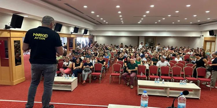 “En İyi Narkotik Polisi Anne” eğitimi