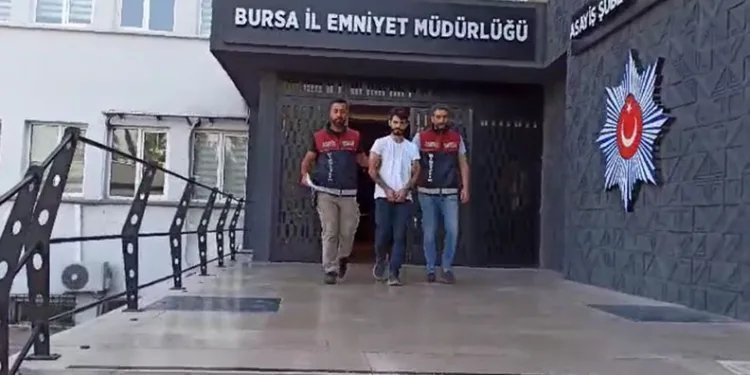 Bursa’da 24 yıl hapis cezası ile aranan şahıs yakalandı
