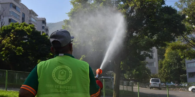 Yıldırım’da ilaçlama çalışmaları devam ediyor
