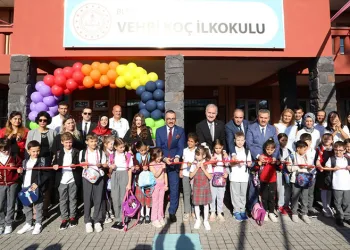 İlk ders zilini protokol çaldı
