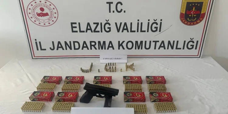 Elazığ’da ruhsatsız tabanca ele geçirildi