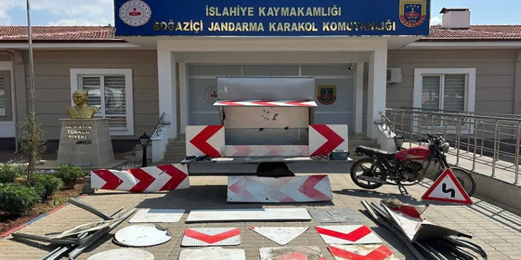 Gaziantep’te levha çalan şüpheli yakalandı