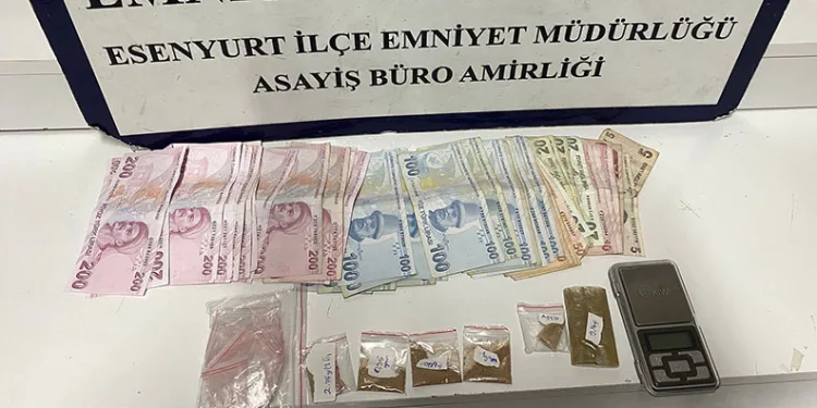 İstanbul’da güpegündüz uyuşturucu ticareti