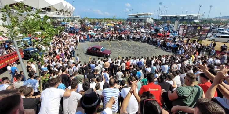 Modifiye tutkunları Trabzon’da buluştu