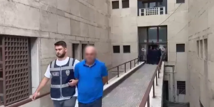 44 yıl hapis cezası ile aranan şüpheliyi kiralık araç ele verdi