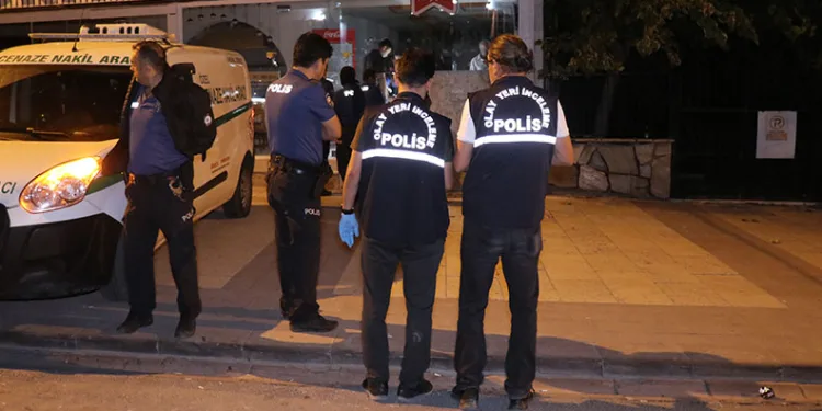 Restoranda silahlı ve bıçaklı kavga: 1 ölü, 2 yaralı