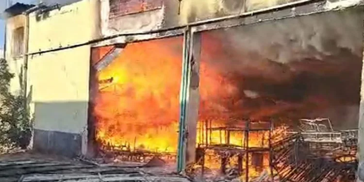 Adana’da Keresteciler Sitesi’nde yangın