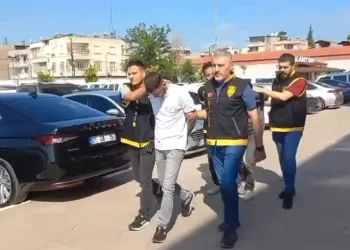 Diş tedavisi uzayınca kliniği taradı