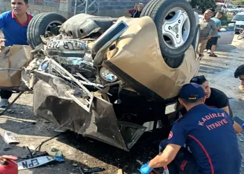Otomobilin hurdaya döndüğü kazada 7 kişi yaralandı