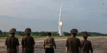 “Süper savaş başlığı taşıyan yeni Hwasongpho-11 başarıyla test edildi”