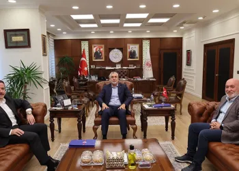 Bakan Işıkhan, Memur-Sen Genel Başkanı Yalçın ile görüştü