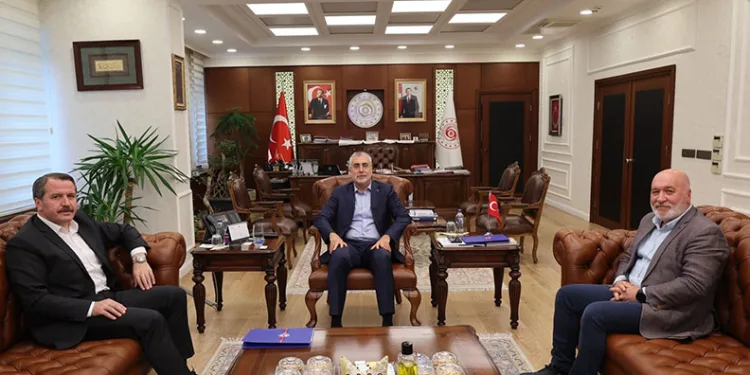 Bakan Işıkhan, Memur-Sen Genel Başkanı Yalçın ile görüştü