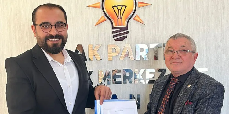 AK Parti’li Belediye Meclis Üyesi görevinden istifa etti