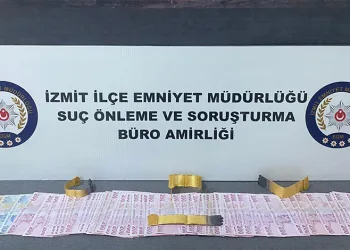 Sahte altınla kuyumcuları dolandırdığı öne sürülen 2 şüpheli yakalandı