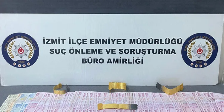 Sahte altınla kuyumcuları dolandırdığı öne sürülen 2 şüpheli yakalandı