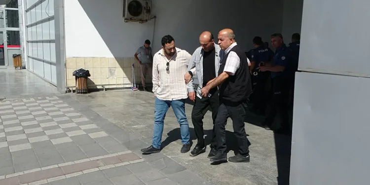 Boşanma aşamasındaki eşini öldüren şahıs tutuklandı