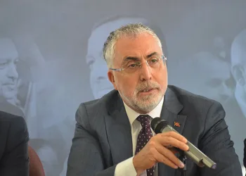 “1 yıldır bütün insanlığın gözü önünde paramparça edilen Gazze olmuştur”