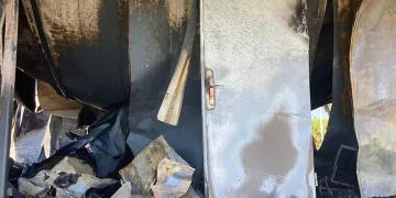 Mersin’de anne-oğulun yaşadığı konteyner ev yandı