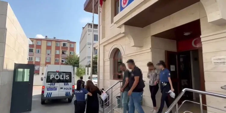 Avcılar’da bebeği çöp konteynerine atan anne adliyeye sevk edildi