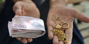 Elazığ’da temizlik işçisinden insanlık dersi