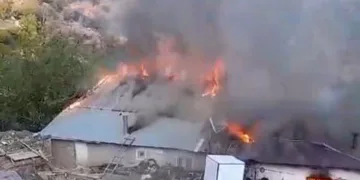 Adıyaman’da çıkan yangında iki ev küle döndü