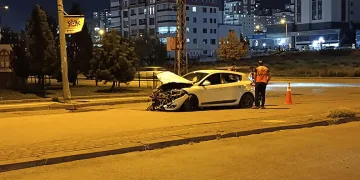 Ankara’da otomobil ile dolmuş çarpıştı: 4 yaralı
