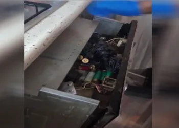 Ankastre fırının içerisinden ruhsatsız silahlar çıktı