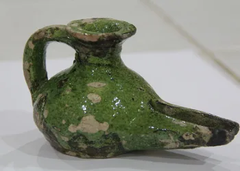 Kalehisarda 800 yıllık kandil bulundu