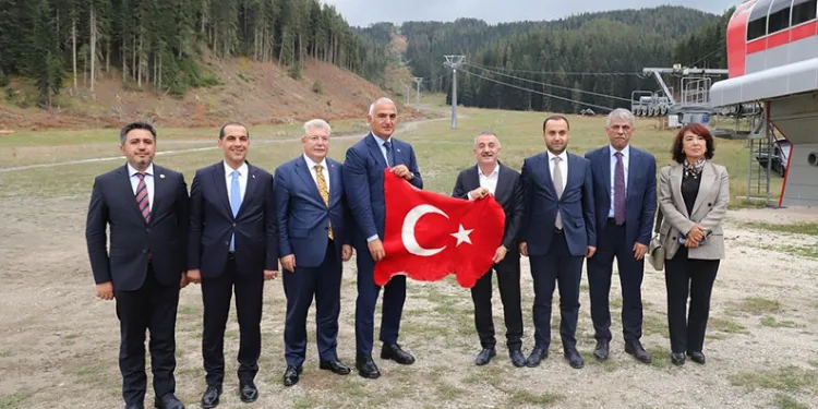 Bakan Ersoy Çankırı’da ziyaretlerde bulundu