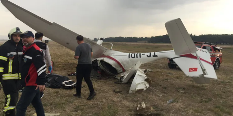Bursa’da eğitim uçağı düştü, 2 pilot hayatını kaybetti