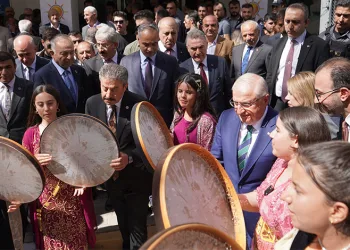 Yaşar Güler Şırnak’ta Kürtçe şarkılarla ile karşılandı