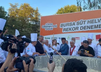 Bursa Büyükşehir’den süt helvasıyla rekor denemesi