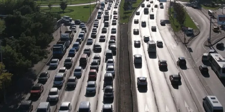 Okullar açıldı, Bursa’da yollar tıkandı