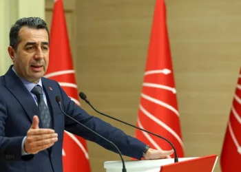 “Bakanlık finansal çöküş yaşıyor”