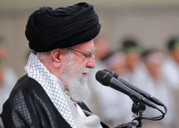 “Hizbullah, komutanlarını kaybetse bile diz çökmeyecek”