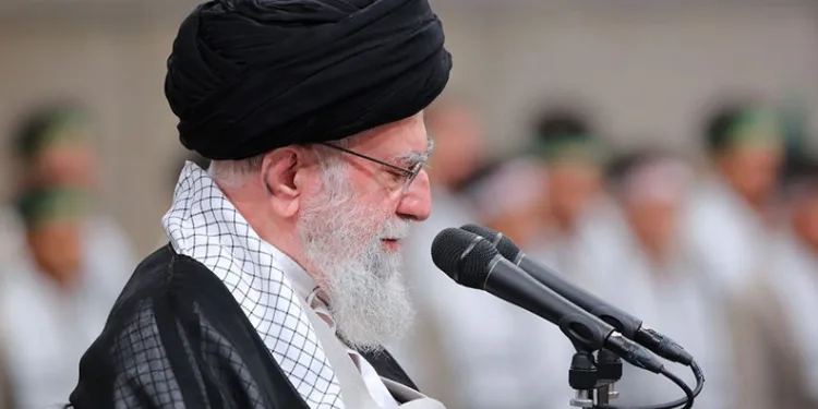 “Hizbullah, komutanlarını kaybetse bile diz çökmeyecek”