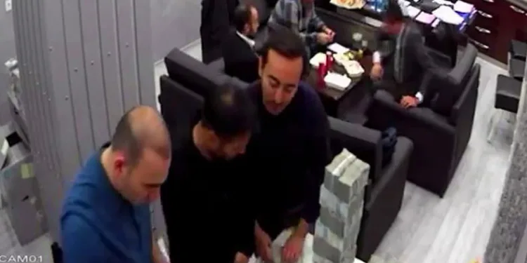 Para sayma davasında yargılama başladı