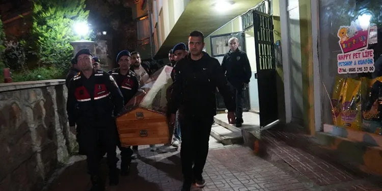 Polis memuru, tartıştığı eşini öldürdü