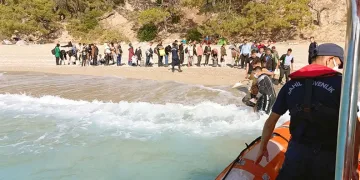Cennet koyda 49 düzensiz göçmen yakalandı
