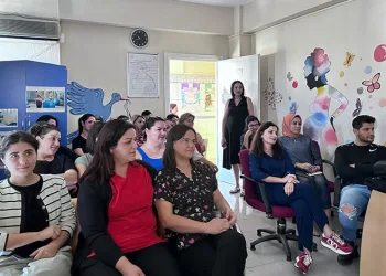 Kuşadası’nda sağlık çalışanlarına “Narkorehber” eğitimi verildi