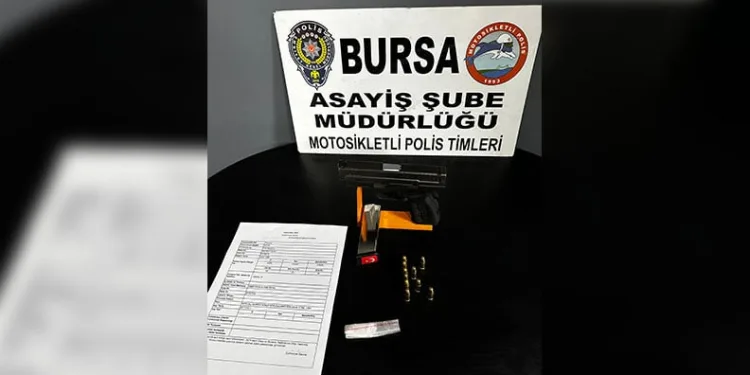 Bursa’da şüpheli araçtan tabanca ve uyuşturucu çıktı